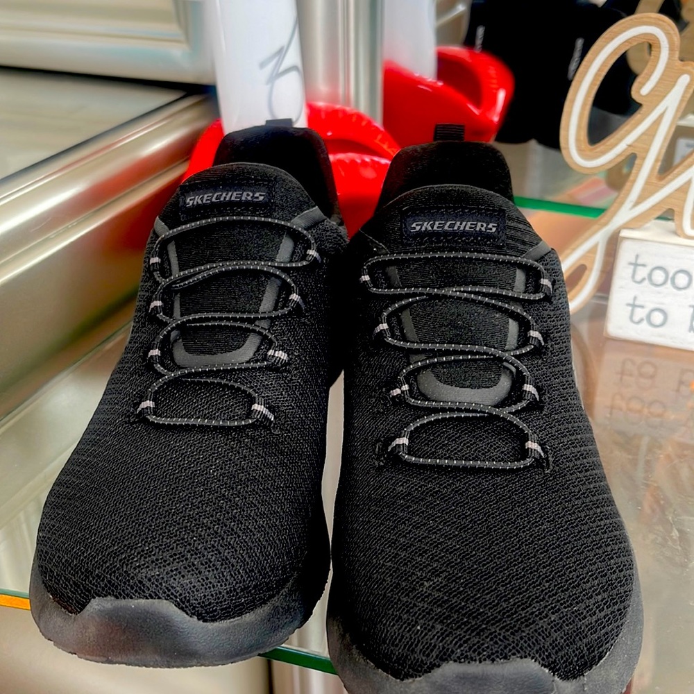 Sketchers memory foam sneakers